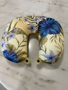 Floral Travel Neck Pillow in Cream and Blue